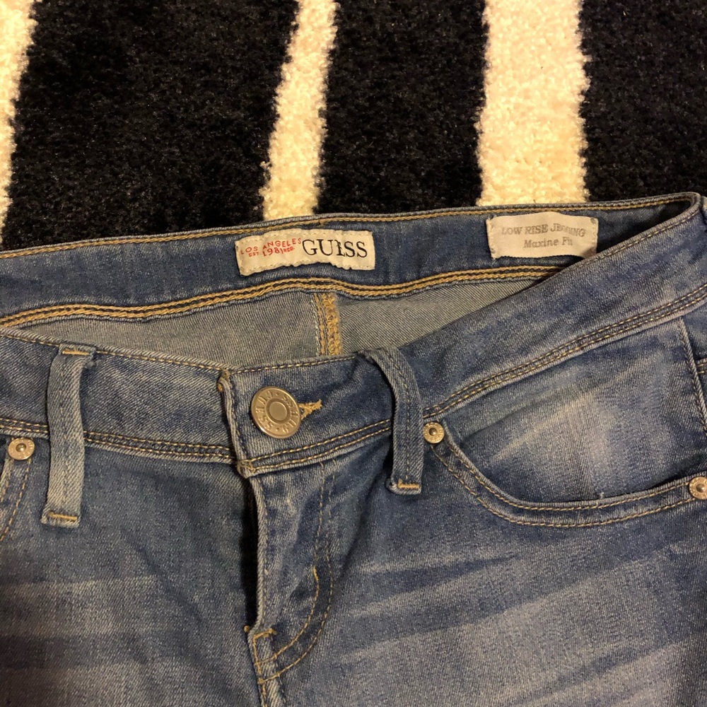 Guess Low Rise Jeans - Picture 4 of 4